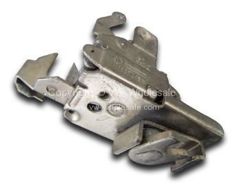 Genuine VW door lock mechanism Left 8/67-79 - OEM PART NO: 111837015H