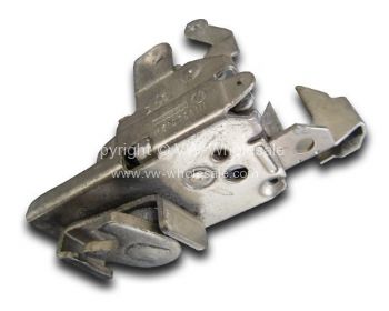 Genuine VW door lock mechanism Right 8/67-79 - OEM PART NO: 111837016H