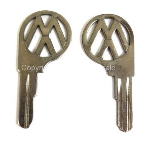 SE code key blank with logo - OEM PART NO: 111837219AS72