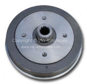 German quality rear brake drum  4 stud 130mm x 4PCD bolt pattern 8/67-79 - OEM PART NO: 113501615J