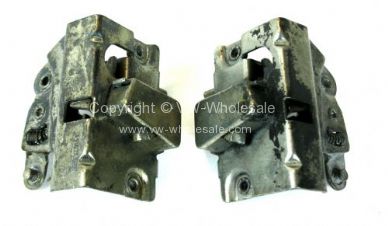 Genuine VW door lock mechanisms Used Sold as a pair 56-1/64 - OEM PART NO: 112837015A & 112837016A