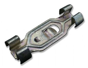 Genuine early sill trim clip 20mm trim 67-7/73 - OEM PART NO: 311853587