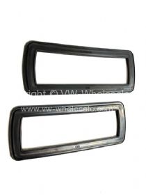 Moulded lens to body seals Sold as a pair - OEM PART NO: 211953165C