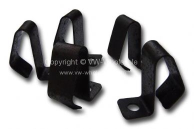 German quality hub cap clips & rivets - OEM PART NO: 111601131
