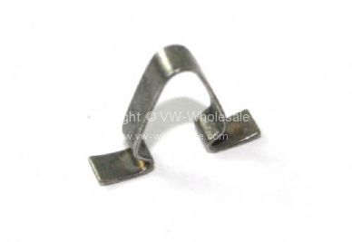 German quality outer scrapers clip and inner and outer sunroof clip 68-79 - OEM PART NO: 113853329