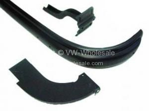 Ribbed rear bumper set  with bumper irons and splash pans Split bus upto to 09/58 - OEM PART NO: 211707305