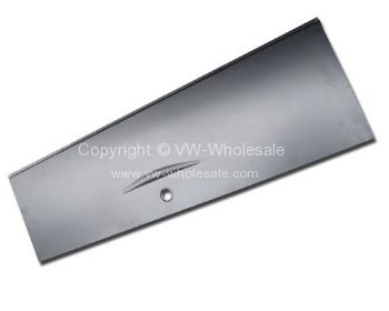 Correct fit tailgate skin with pressing above the handle - OEM PART NO: 211829105X