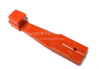 German quality heater leaver red 2 needed - OEM PART NO: 211259369R