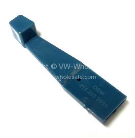German quality heater leaver blue 1 needed - OEM PART NO: 211259369A