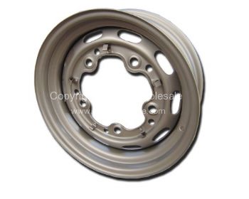 Silver wheel with hub cap clips 5.5 x15 - OEM PART NO: 