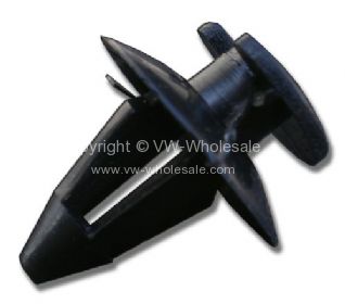 Interior door card panel plastic fixing clip 80-91 - OEM PART NO: 823867299