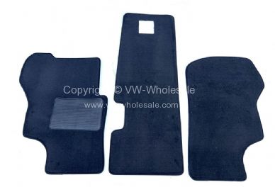 Cab floor carpet mat Black 3 piece LHD - OEM PART NO: 215863711CL