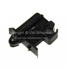 German quality brake pipe clip T25 83-92 - OEM PART NO: 251611767B