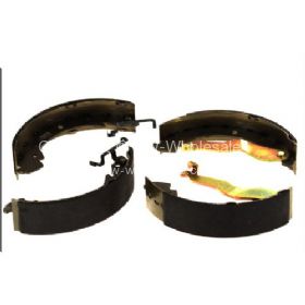 German quality rear brake shoe set T4 90-95 - OEM PART NO: 701698525B
