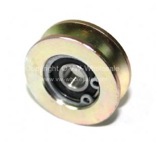 German quality slide door centre runner wheel T25 - OEM PART NO: 251843361B